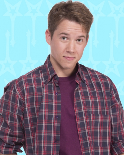 Мэгги и Бьянка в Академии Моды, Куинн