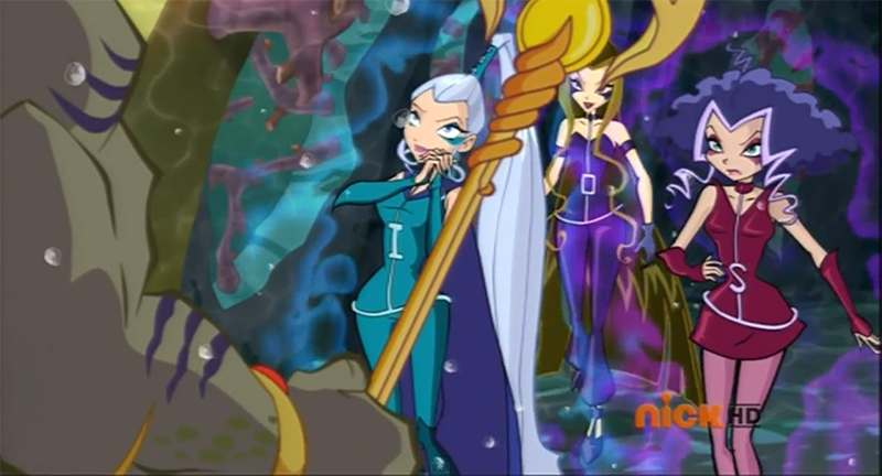 Divanda qora paypoq kiygan qiz