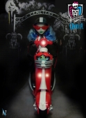 Кукла Гулия на скутере