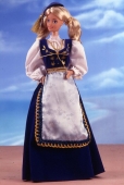 Кукла Барби в национальном наряде