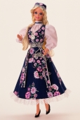 Кукла Барби в национальном костюме