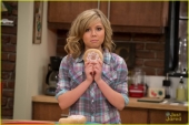 iCarly Сэм с пончиком