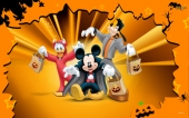 Микки Маус и с друзьями празднуют Хэллоуин