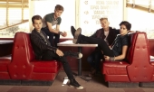 The Vamps в кафе