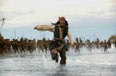 Пираты Карибского Моря Джек Воробей убегает от аборигенов