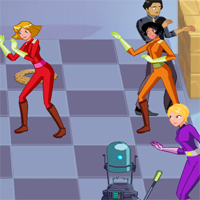 Игра для девочек: Шахматы Тотали Спайс
