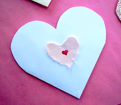 Поделки на 14 февраля: конвертик в форме сердечка