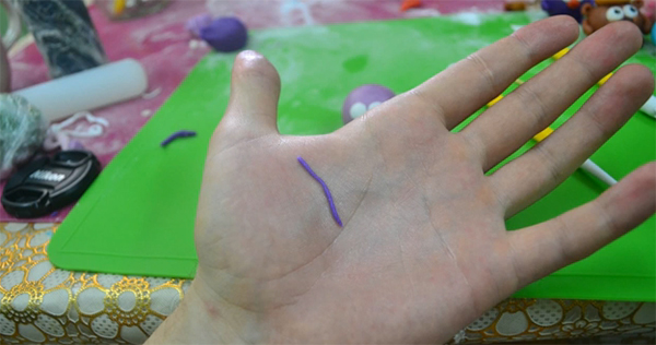 Видео урок: лепим смешарика Ежа из пластилина