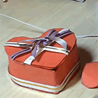 Видео урок: как сделать игрушечную коробку конфет и кольцо для куклы