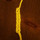Поделки: как легко сплести браслет из шнурка