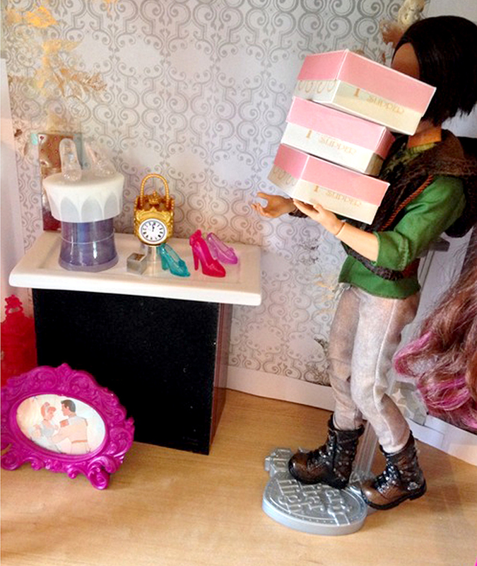 Поделки для кукол: Пакеты и коробки из магазина "Хрустальная Туфелька" Эшлин Эллы