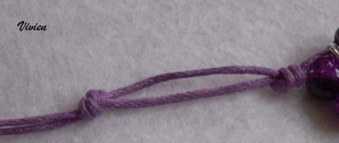 Поделки своими руками: Плетем браслет из бусин и колечек