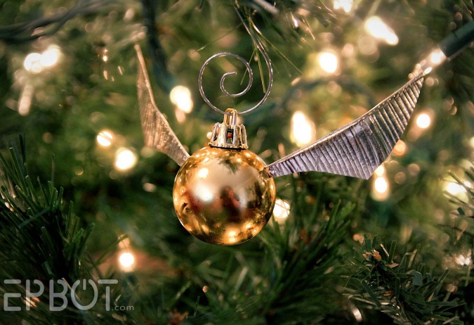 Новогодние поделки: Золотой снитч - украшение на ёлку своими руками