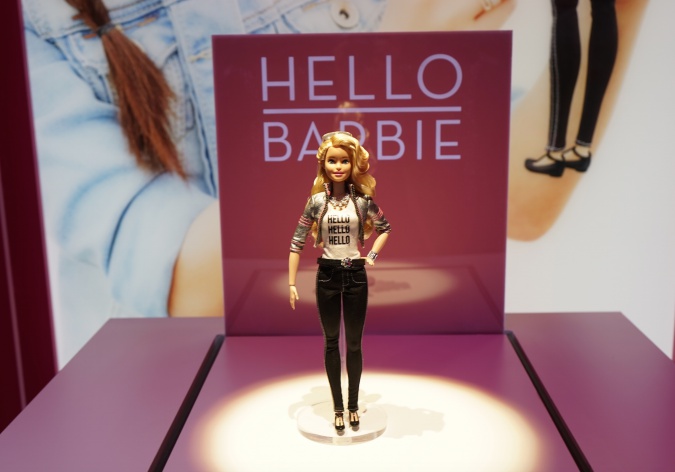 Новая, по настоящему интерактивная кукла Барби: Hello Barbie