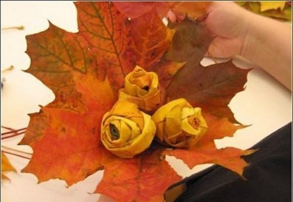 Осенние поделки: Роза из листьев