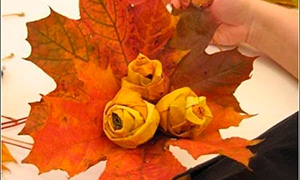 Осенние поделки: Роза из листьев