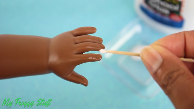 Поделки для девочек: Как сделать маникюр кукле