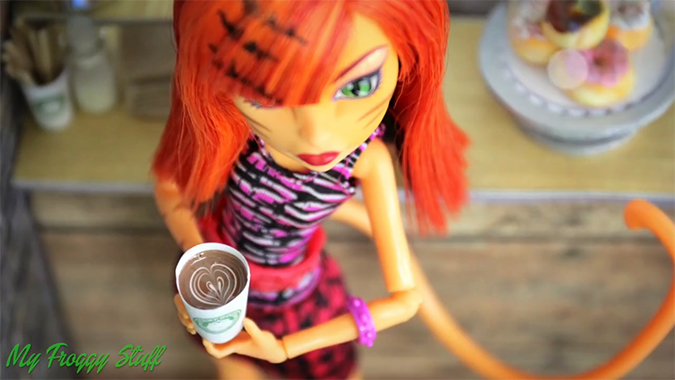 Поделки: Делаем стаканчик кофе в стиле Starbucks для кукол