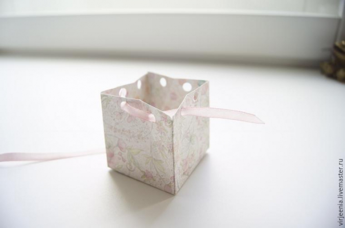 Поделки: Маленькая бумажная коробочка для подарка своими руками