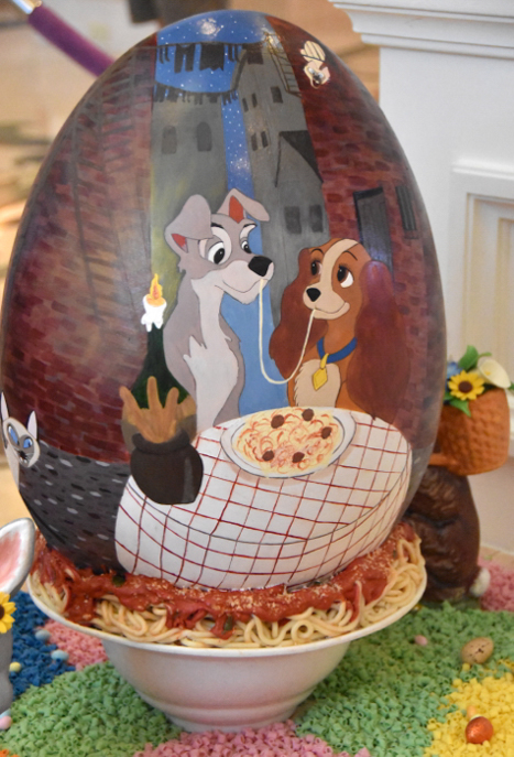 Огромные шоколадные яйца с героями Дисней