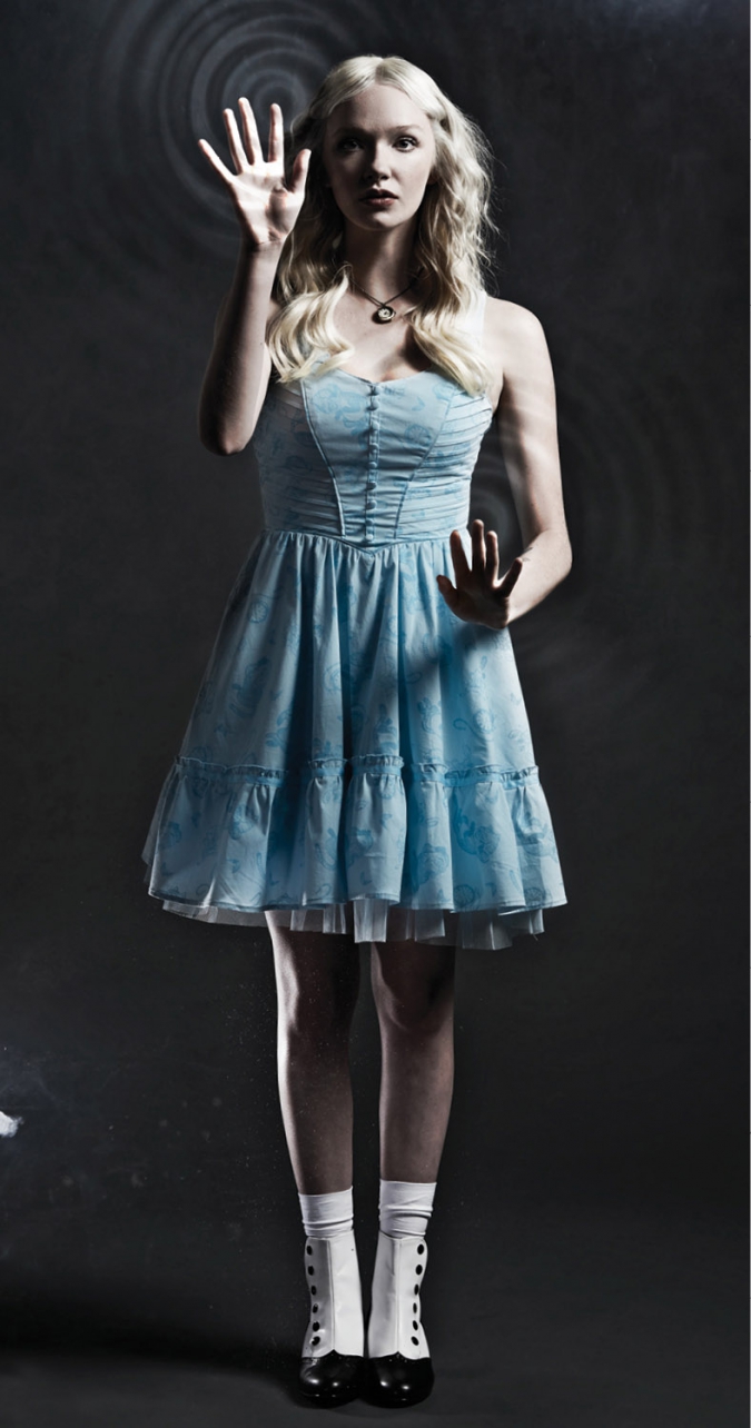 Алиса в Зазеркалье: Модная коллекция от Hot Topic