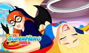 DC Super Hero Girls: Супергёрл и Бэтгёрл в борьбе за торт