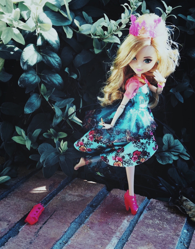 Очень красивая фотосессия для куклы Эшлин Эллы