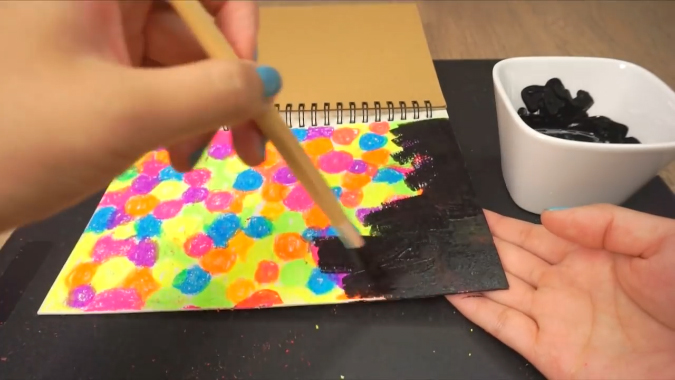 Супер поделка: Как сделать волшебный блокнот с разноцветной подложкой