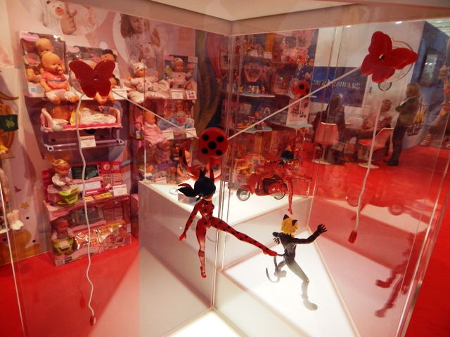 Леди  Баг: Выставка игрушек и дизайн Вольпины