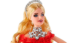 Промо фото новой куклы Барби 2018 Barbie Happy Holidays